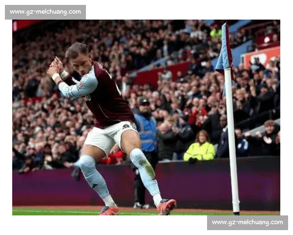 半场战报：卡什世界波破门 维拉 1-0 暂压曼城